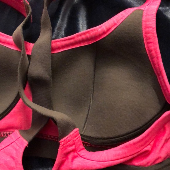 Under Armour Pink Strappy Sportsbra - Picture 4 of 5